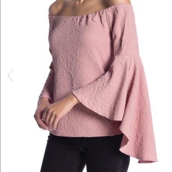 ROMEO AND JULIET COUTURE OFF THE SHOULDER BELL SLEEVE BLOUSE TOP LACE DESIGN - Picture 2 of 3